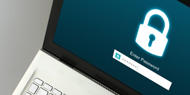Giao diện đăng nhập trên ứng dụng iBet với thao tác nhập mật khẩu và nút lưu thông tin